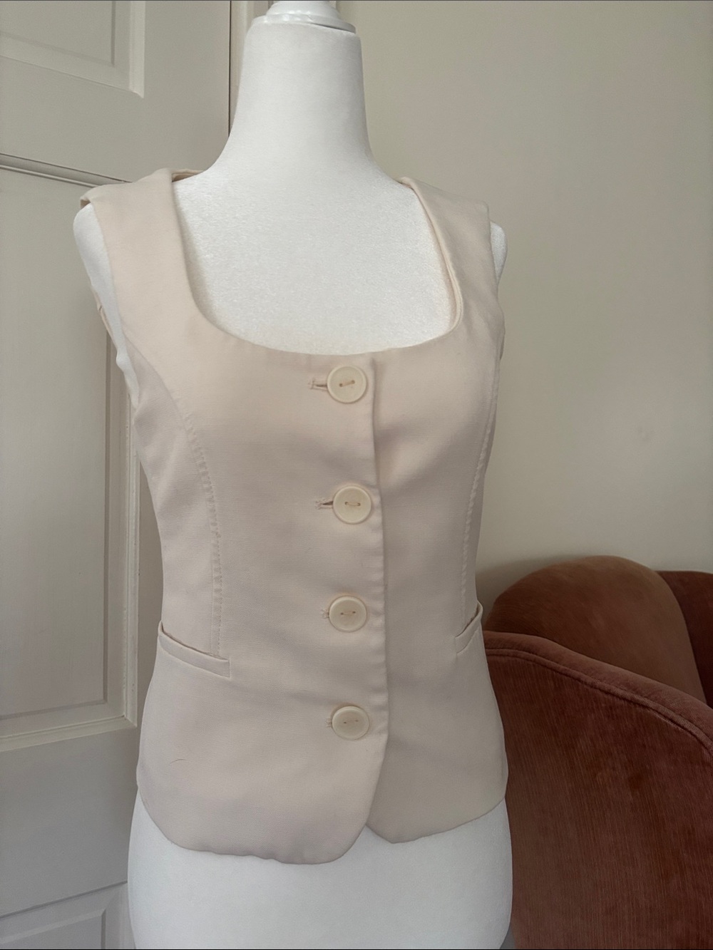 XS Zara Cream Button-Front Tailored Vest square neck old money quiet luxury